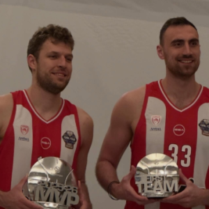 Η φωτογράφιση του MVP Βεζένκοφ και η selfie των Παπανικολάου-Μιλουτίνοφ