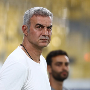 Τα συλλυπητήρια της ΕΠΟ στον Δέλλα για τη Γωγώ Μαστροκώστα: «Ευχόμαστε δύναμη και κουράγιο στον Τραϊανό και στην κόρη του»