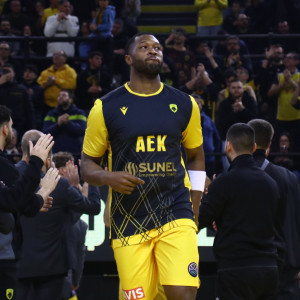Ο ΡαϊΚουάν Γκρέι στο Athletiko: «Είναι δύσκολο να μην σκεφτώ την επιστροφή στην ΑΕΚ, αλλά...»