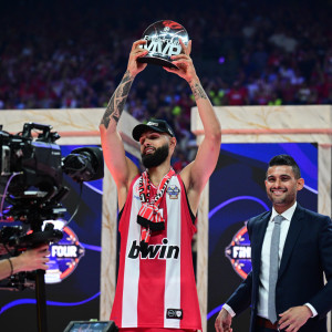 Από τα δάκρυα, στο βραβείο του MVP: Η λύτρωση για τον Φουρνιέ… άργησε 365 ημέρες!