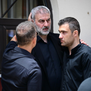 Όλοι στο πλευρό του «Κολοσσού» - Μια αγκαλιά από τους Legends του 2004 στον Δέλλα (photos)