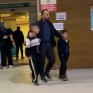 Σοκαριστικό περιστατικό στην Τουρκία: Παιδιά 7 και 12 ετών έβαλαν φωτιά σε σύνδεσμο της Φενέρμπαχτσε