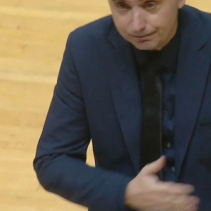 Συγκλονιστικός Μπούτσκος: Υποκλίθηκε στον κόσμο του ΠΑΟΚ μετά το τελευταίο του παιχνίδι (video)