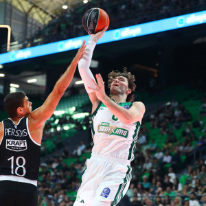 Πάνω από 7.000 κόσμος στο Telekom Center - Συνθήματα κατά της EuroLeague
