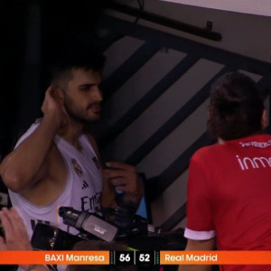 Ο Γιουρτσεβέν αποβλήθηκε στο δεύτερο παιχνίδι του με τη Ρεάλ και έκανε χειρονομία στους οπαδούς της Μανρέσα