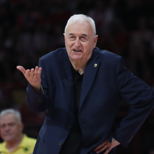 Ο Σάκοτα «χτίζει» την επόμενη μέρα της ΑΕΚ