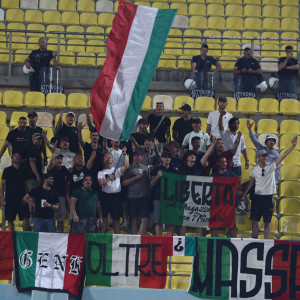 Ιταλοί ultras πήγαν στο Παγκρήτιο, πέταξαν στρώματα θαλάσσης στους παίκτες κι έφυγαν! (photos)