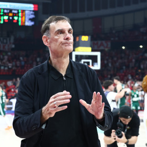 Μπαρτζώκας: «Πώς είναι δυνατόν ένας πρόεδρος να επιτίθεται στον προπονητή;»