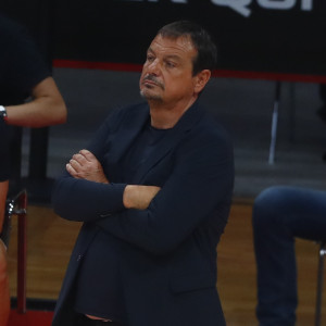 Αταμάν: «Είδατε τι έγινε στο τέλος με το σφύριγμα στο Φουρνιέ και τις βολές;»