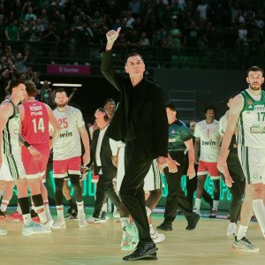 Παναθηναϊκός: «Αναίσχυντη συμπεριφορά του Μπαρτζώκα, έβρισε το σπίτι του Αρώνη»