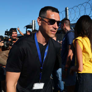 Ο Νίκος Ζήσης στο αεροδρόμιο «Μακεδονία» για την άφιξη του Σπανούλη