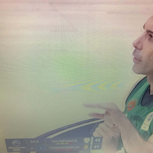 Η κίνηση του Σλούκα πως έκανε flopping ο Βεζένκοφ