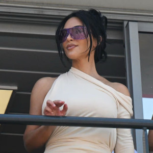 «Έξαλλες» οι WAGs της F1 με την παρουσία της Κιμ Καρντάσιαν στο Μονακό