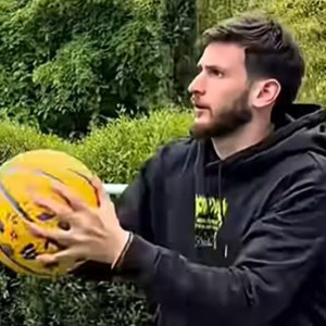 Ποιο Champions League; Ο Κβαρατσκέλια τα... στάζει στο μπάσκετ και δείχνει έτοιμος για Euroleague (video)
