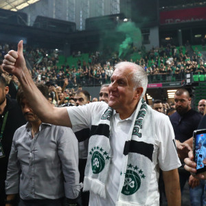 «Σείστηκε» το ΟΑΚΑ για τον Ομπράντοβιτς: Φόρεσε κασκόλ και ευχαρίστησε τον κόσμο
