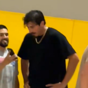 Ο Χάκεζ έμαθε την ώρα που έπαιζε μπάσκετ πως ηταν στο trade για τον Γιάννη: «Σκ@τ@»