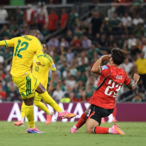 Απίθανη η Νότια Αφρική, νίκησε 1-0 τους υπερόπτες Νοτιοκορεάτες και έκλεισε θέση στους «32» του Μουντιάλ!