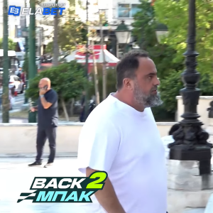 Εφτασε στο Δημοτικό Θέατρο Πειραιά ο Βαγγέλης Μαρινάκης