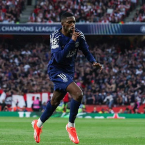 Ο ατζέντης του Ντεμπελέ συναντήθηκε με τη Μάντσεστερ Σίτι και έβαλε «φωτιά» στα σενάρια για το μέλλον του