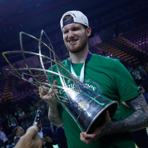 Ο άνθρωπος των τροπαίων μένει στη Μάλαγα: Ο Μπαλτσερόφσκι ανανέωσε για δυο χρόνια με την Ουνικάχα