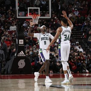 Ο Μπόμπι Πόρτις αποκαλύπτει πως ο Αντετοκούνμπο έφερε ηρεμία στα αποδυτήρια των Μπακς (video)