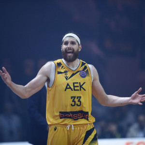 Στη Σαλόν συνεχίζει την καριέρα του ο Γκραντ Γκόλντεν