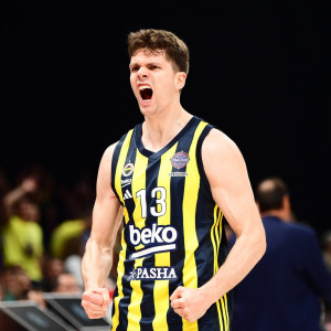 Συνεχίζει τον... περίπατο η Φενέρμπαχτσε