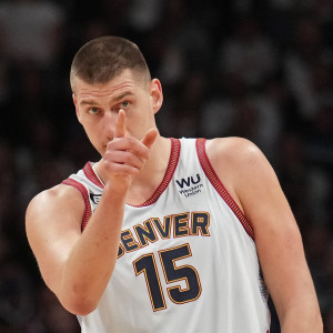 Ο Γιόκιτς έχει βγει στην... αγορά: Όσο οι Νάγκετς προπονούνται, αυτός ψάχνει το επόμενο άλογό του (video)