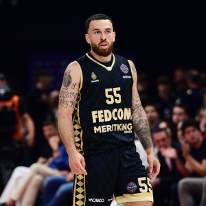 Η Μπαρτσελόνα θέλει να ρίξει βόμβα με Μάικ Τζέιμς