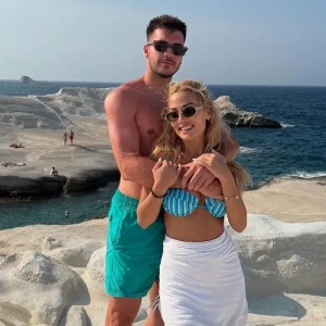 Αποχώρησε από την ραδιοφωνική εκπομπή της η Ελένη Βουλγαράκη για να είναι κοντά στον Ιωαννίδη στην Πορτογαλία