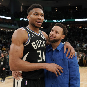 Οι Γουόριορς θέλουν να... «γκρεμίσουν» το NBA, βάζοντας τον Γιάννη δίπλα στον Στεφ Κάρι!